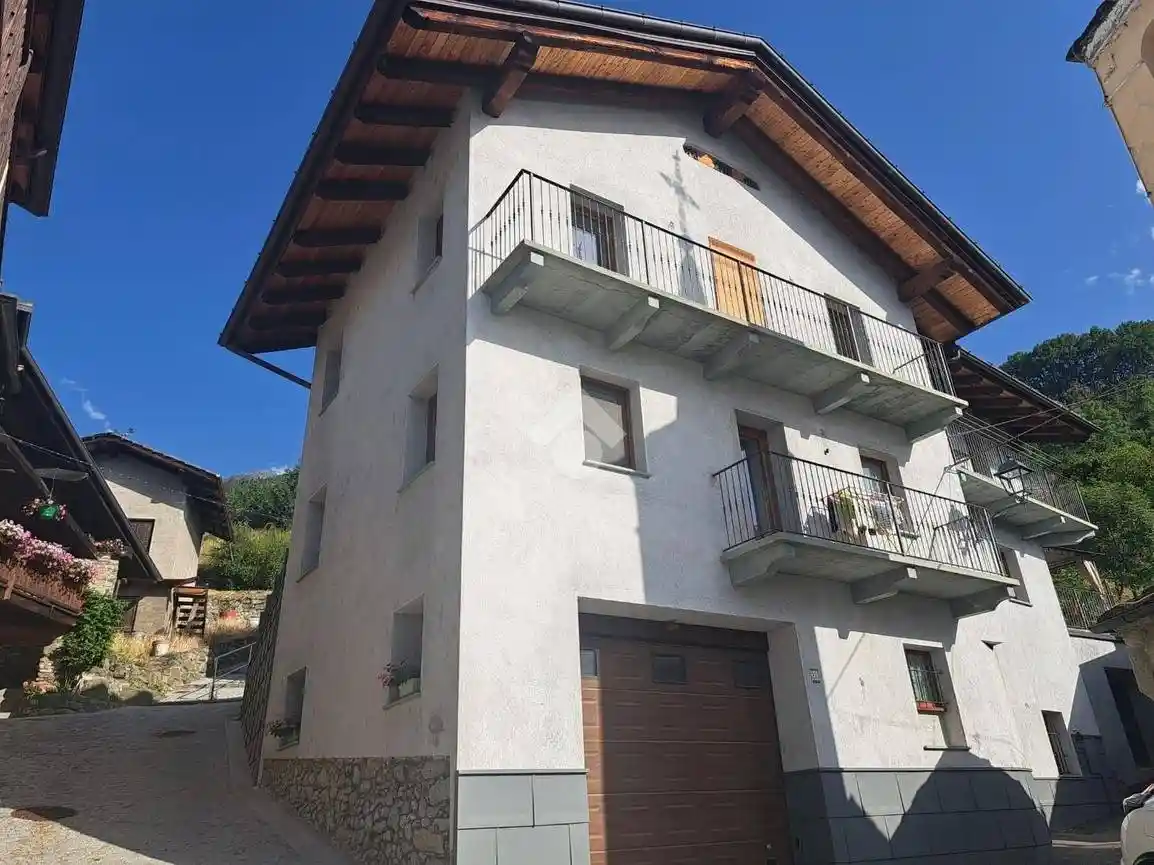 Villa in vendita a Charvensod
