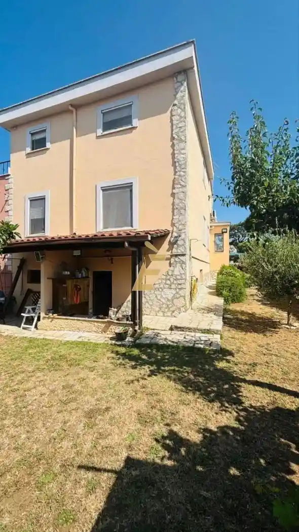 Villa in vendita a Aprilia