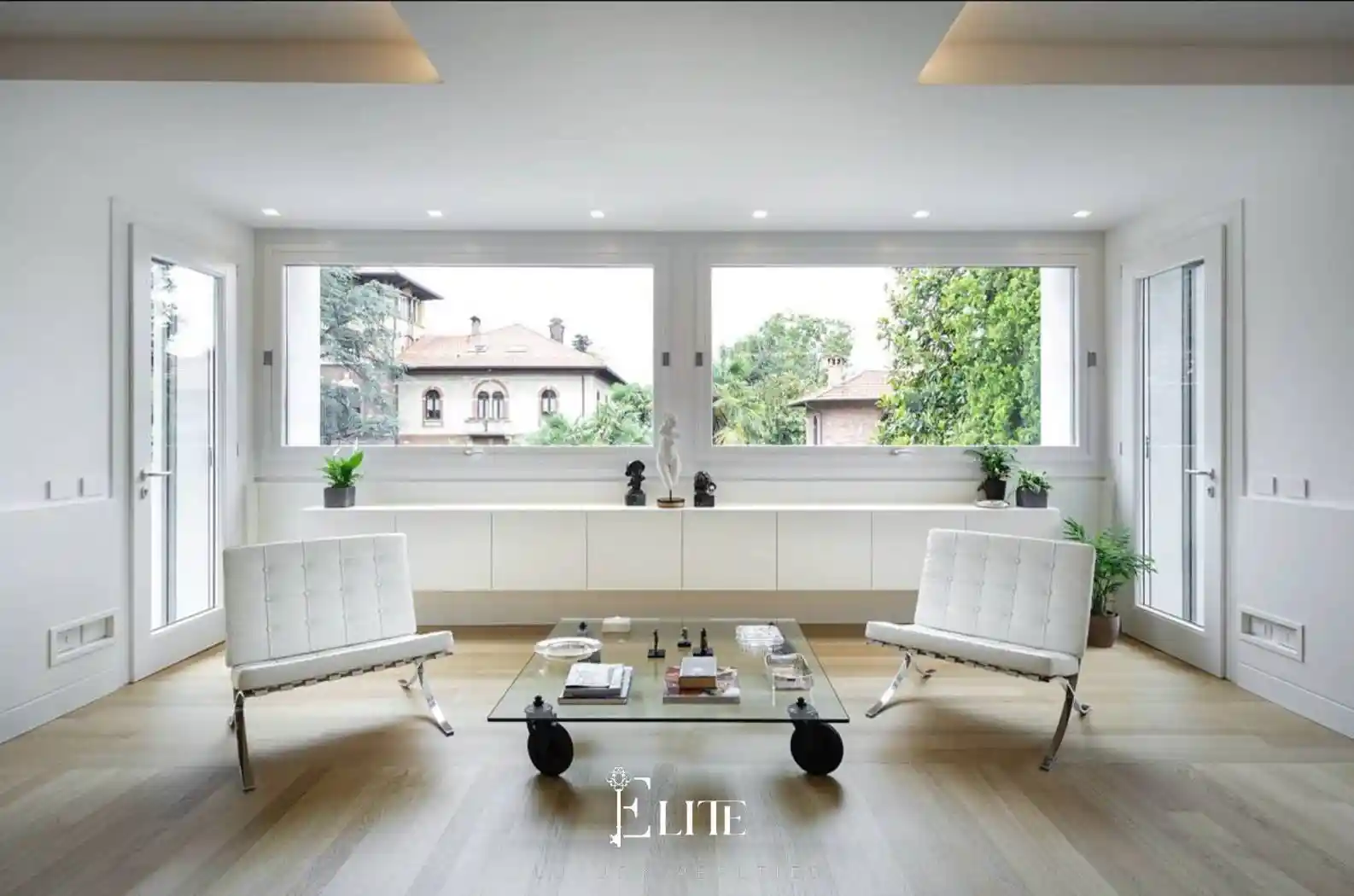 Villa in vendita a Varese