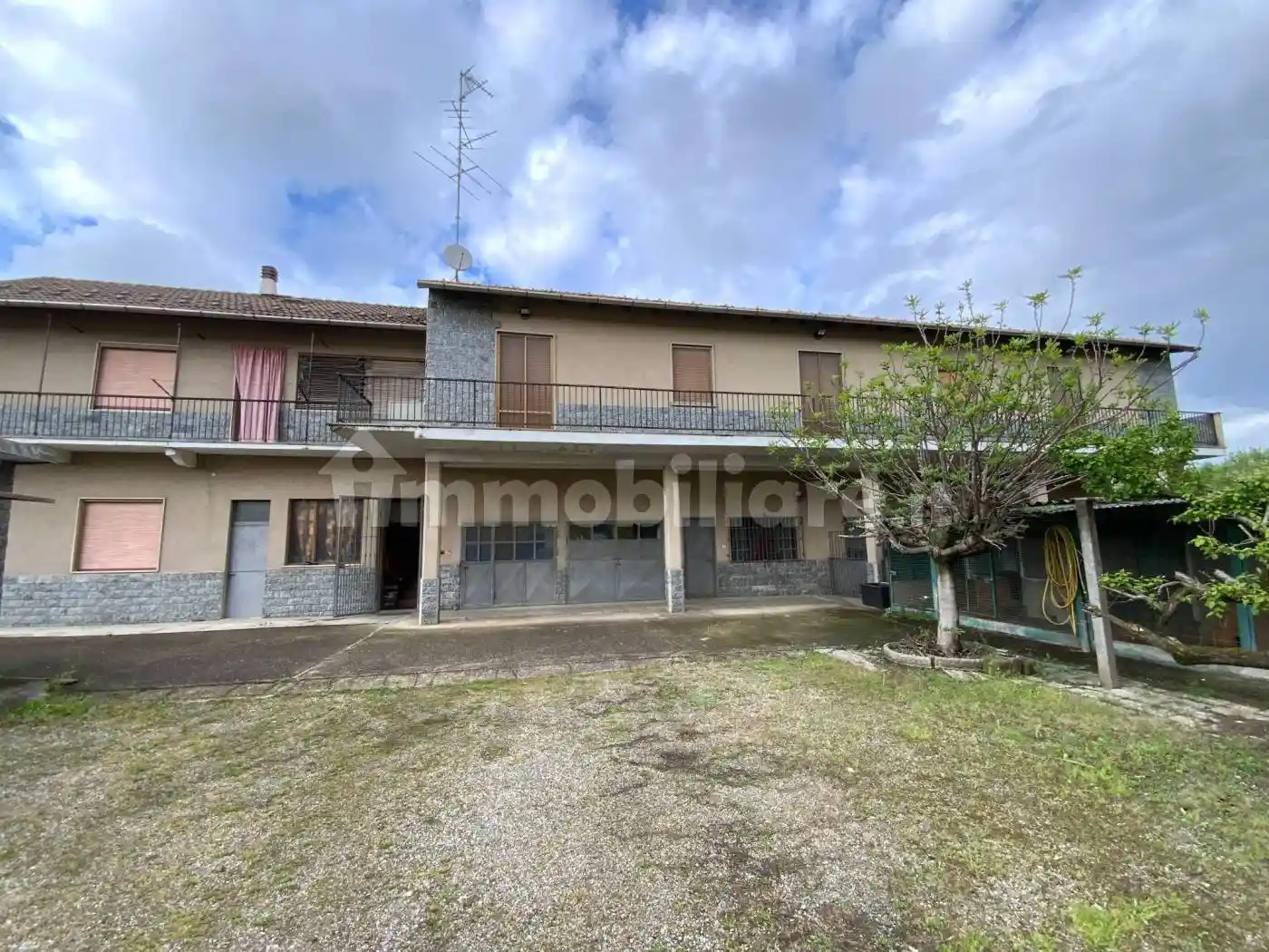 Casa indipendente in vendita a Novara