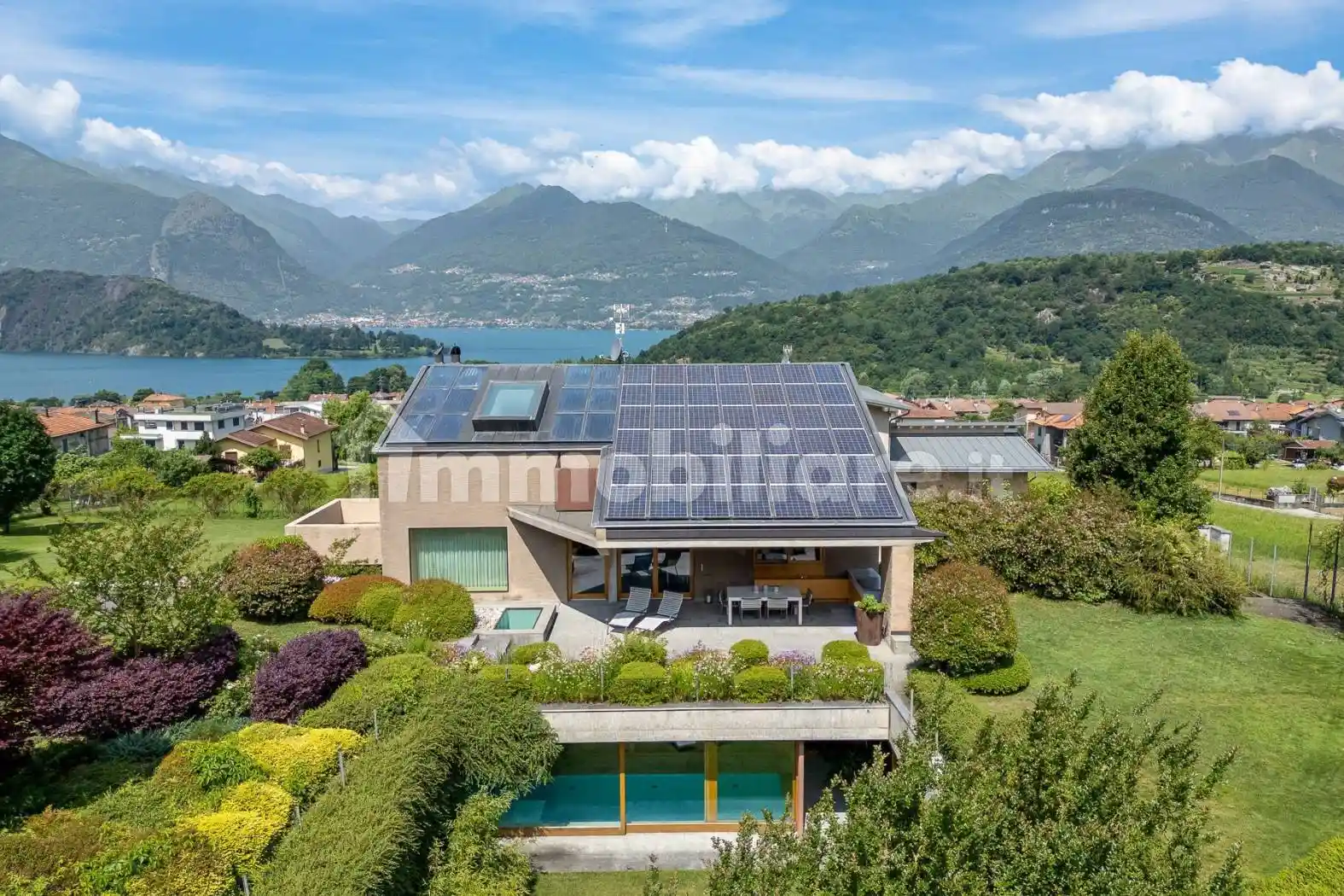 Villa in vendita a Colico