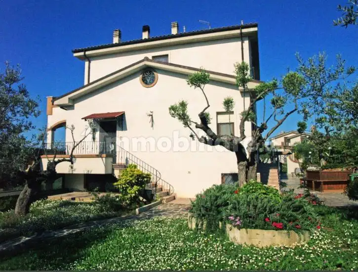 Palazzo - Edificio in vendita a Città Sant'Angelo