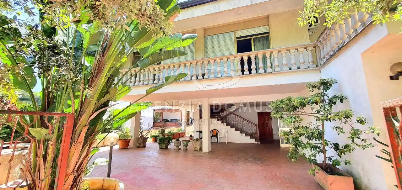 Villa in vendita a Racale
