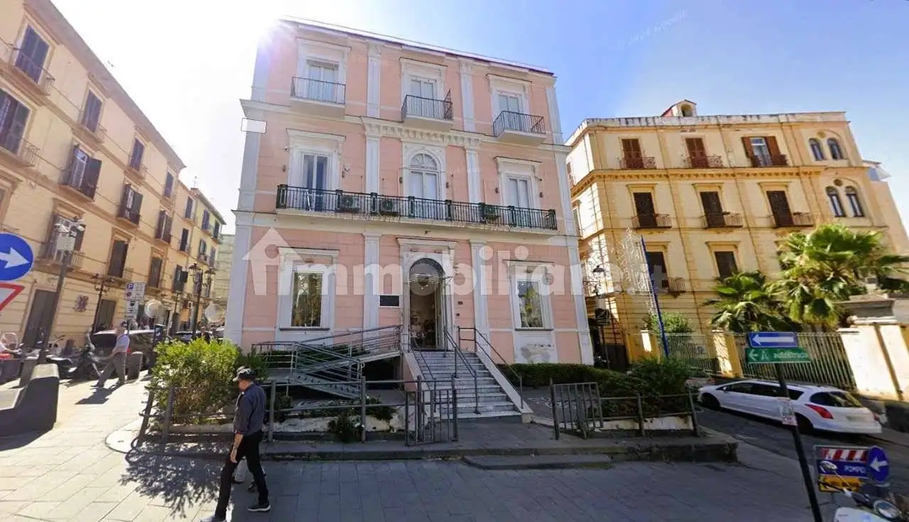 Palazzo - Edificio in vendita a Torre del Greco