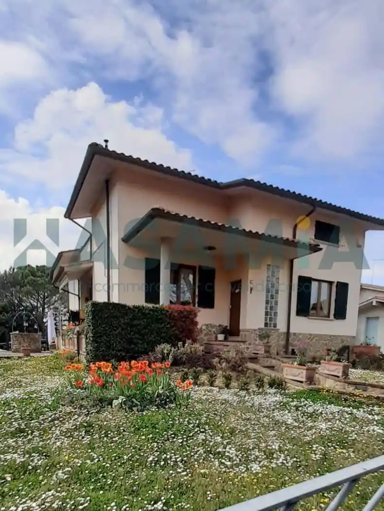 Villa in vendita a Asciano
