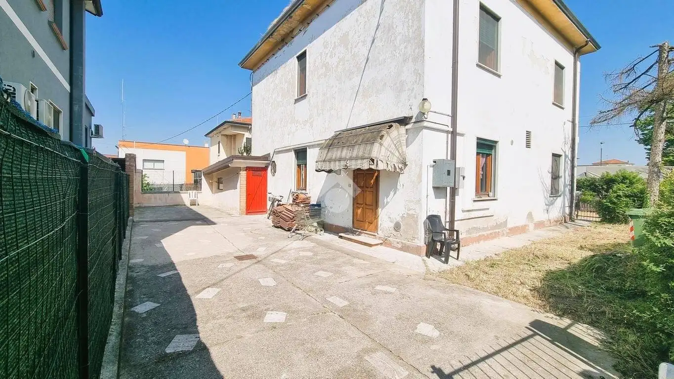 Villa in vendita a Borgo Virgilio