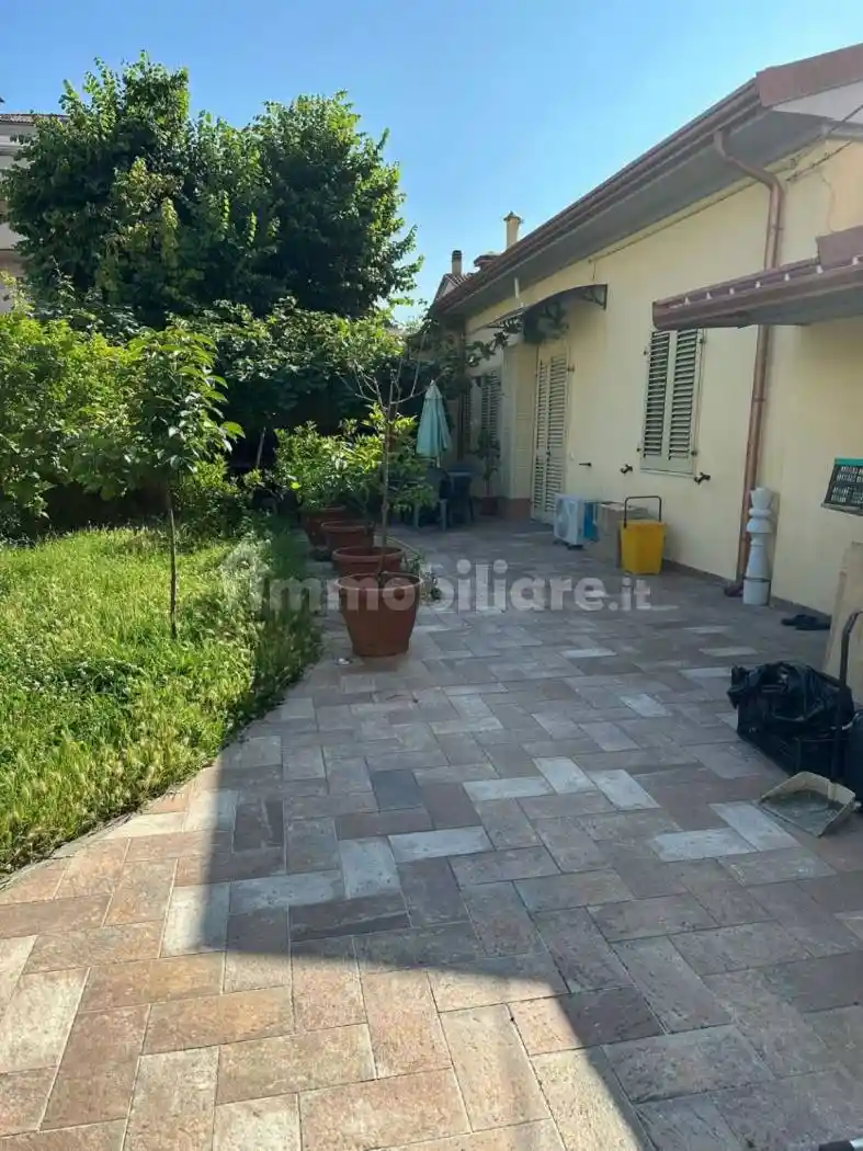 Trilocale via Capitano Michele Fiorillo, Marina di Carrara, Carrara - foto 2