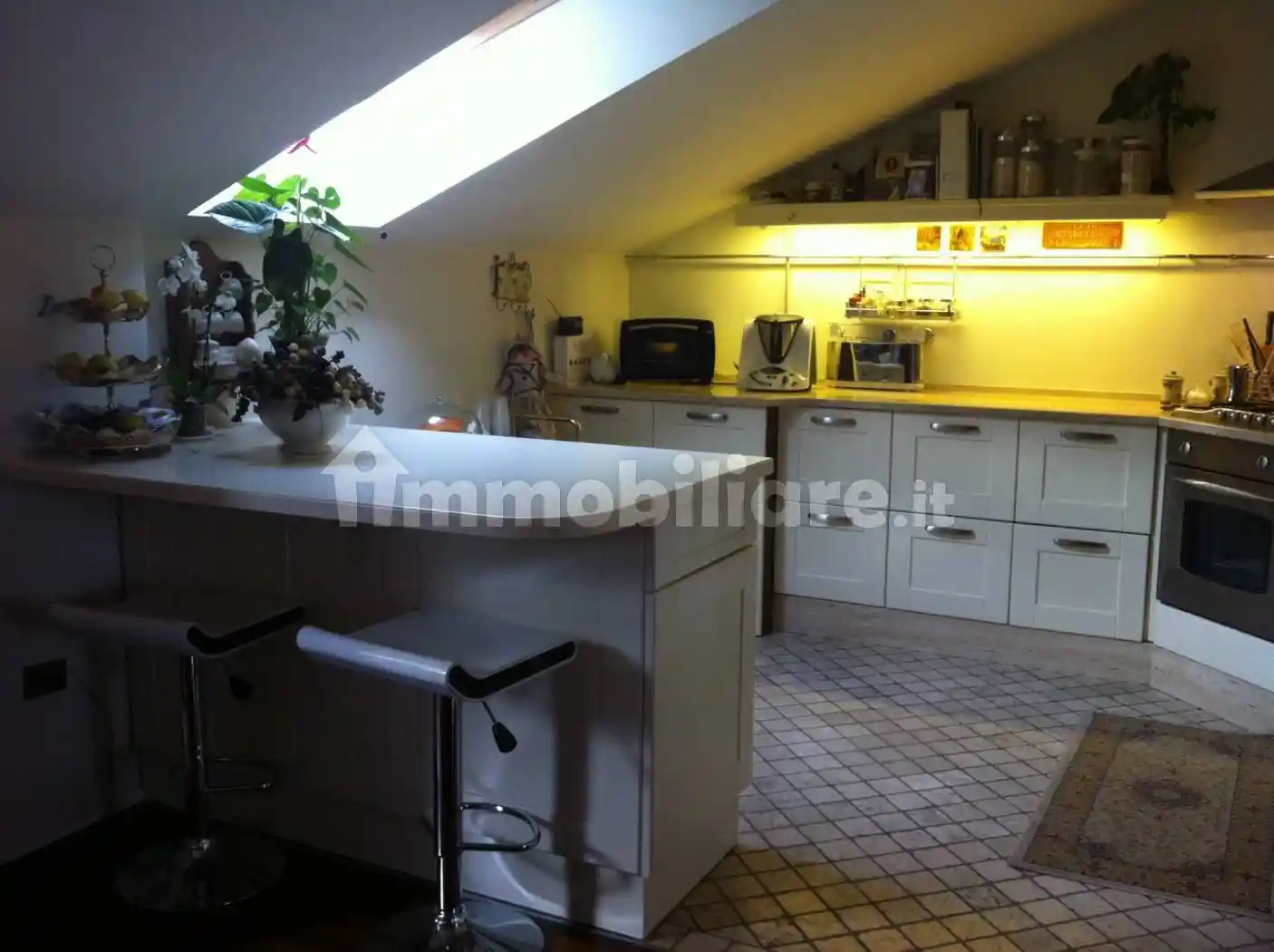 Quadrilocale viale Guglielmo Marconi 301, Centro, Potenza - foto 2