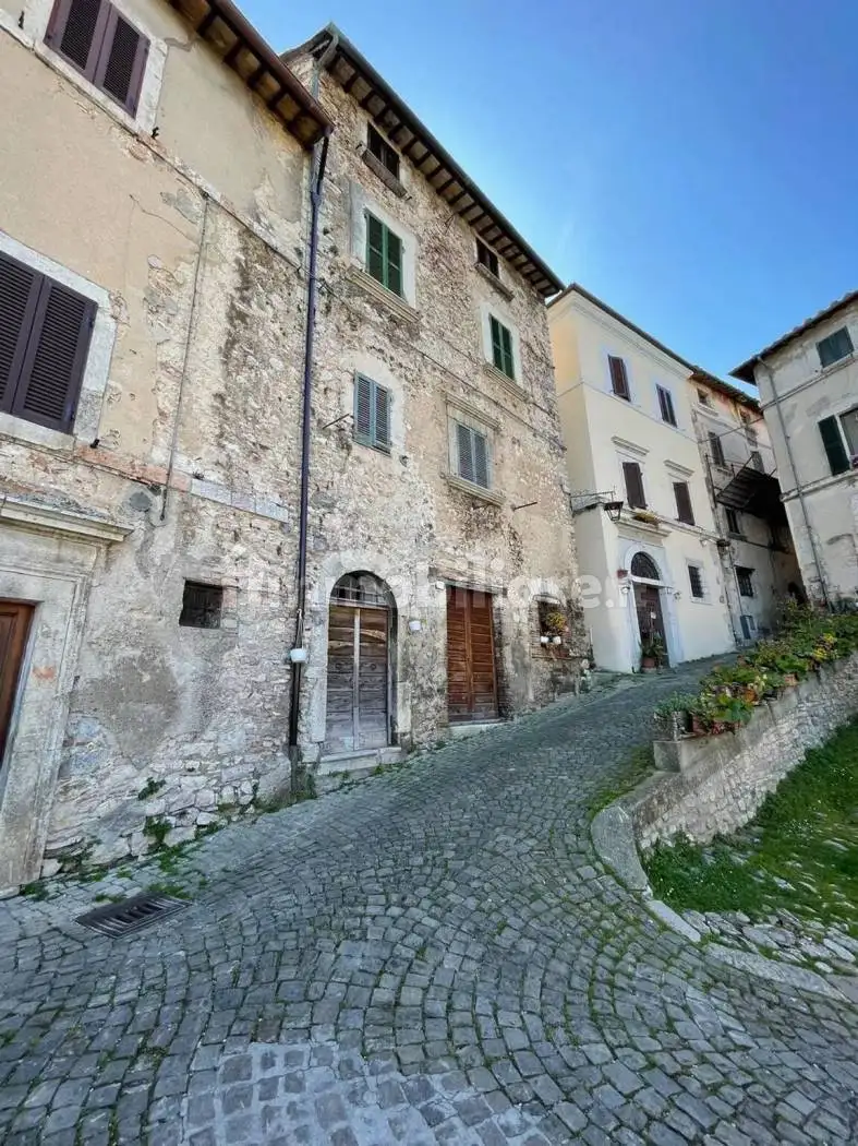 Appartamento in vendita a Stroncone