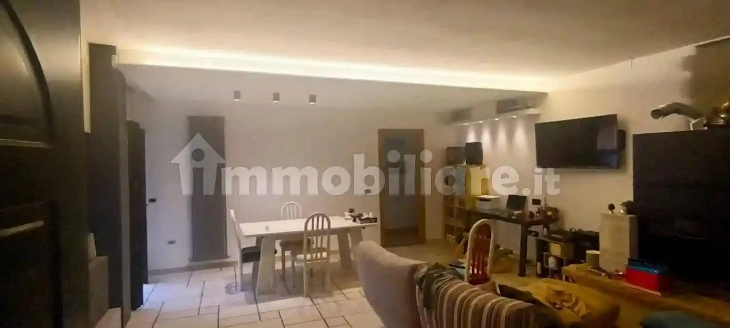 Appartamento in vendita a Stroncone