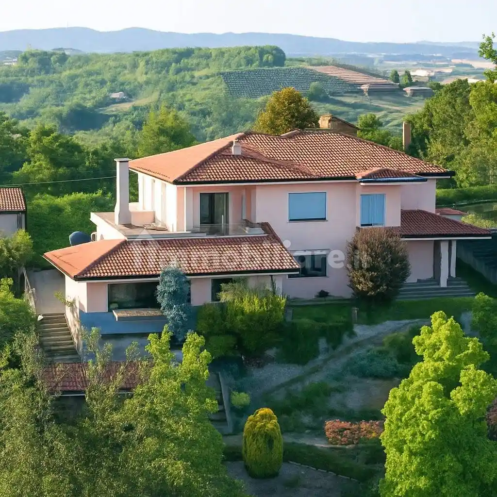 Villa in vendita a Portacomaro