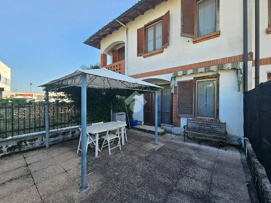 Villa in vendita a Abbiategrasso