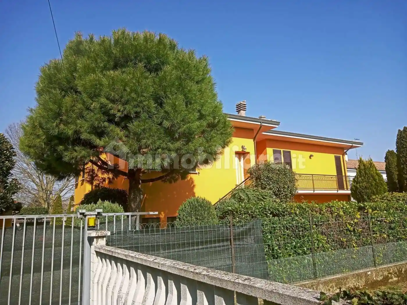 Villa in vendita a Sannazzaro de' Burgondi