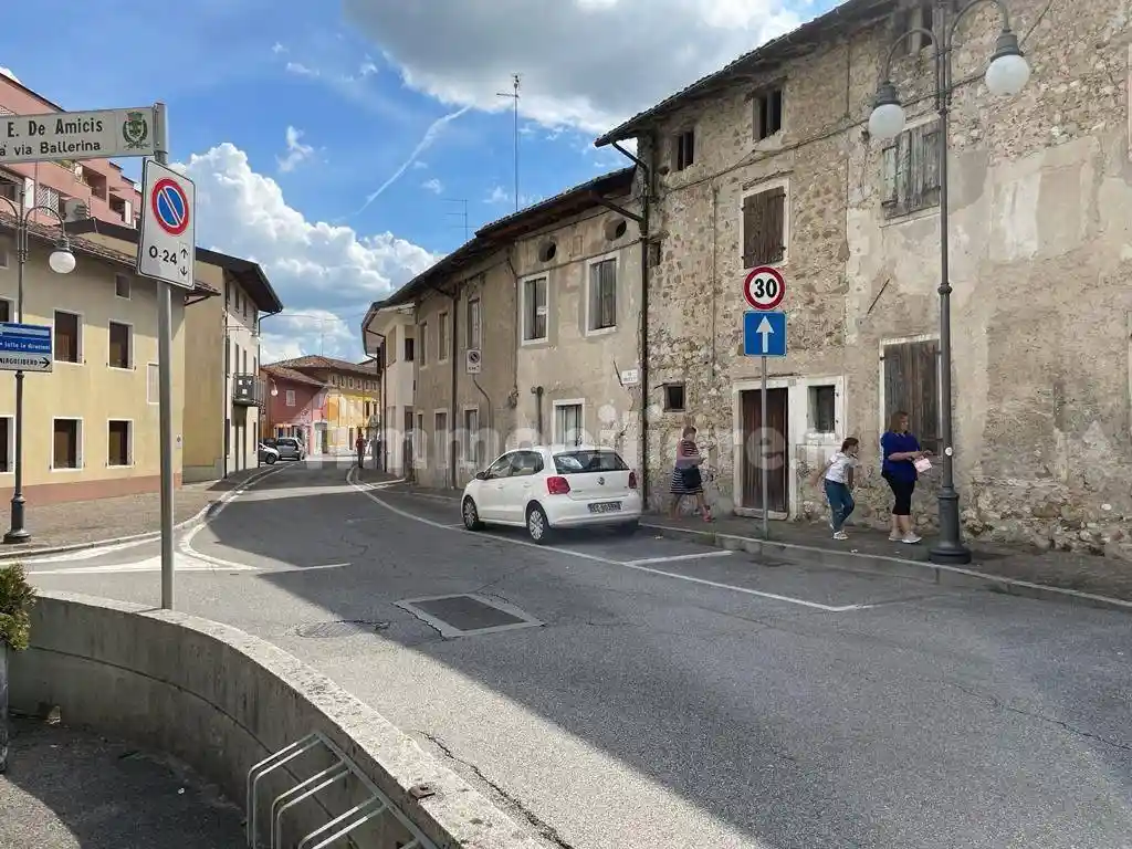 Palazzo - Edificio in vendita a Maniago