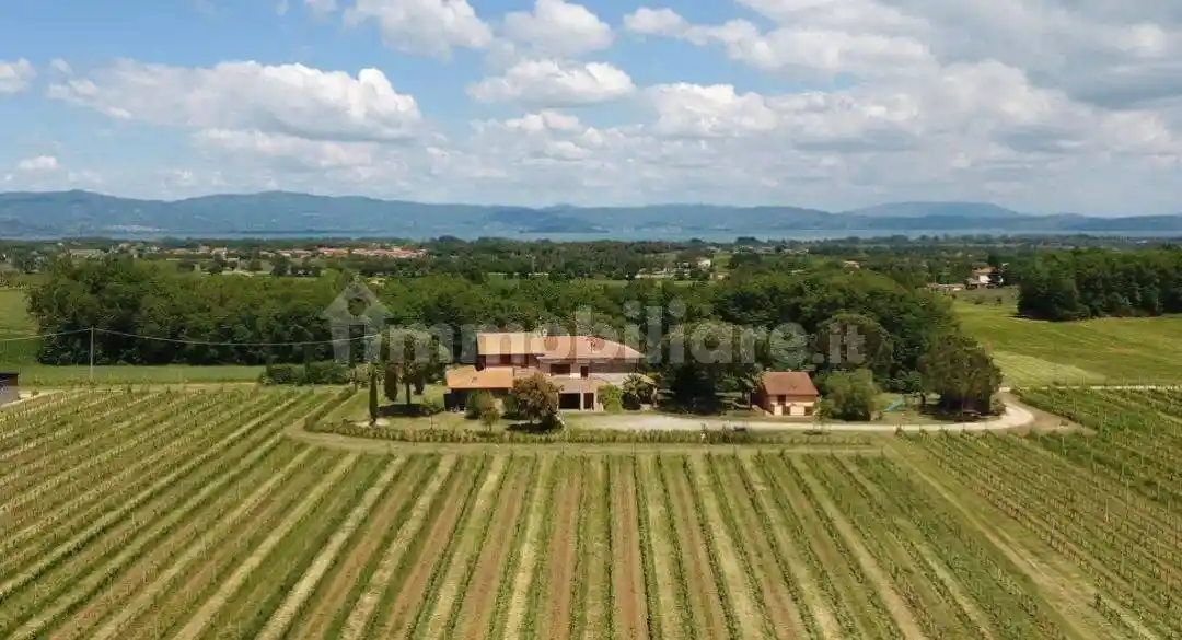 Rustico - Casale in vendita a Castiglione del Lago