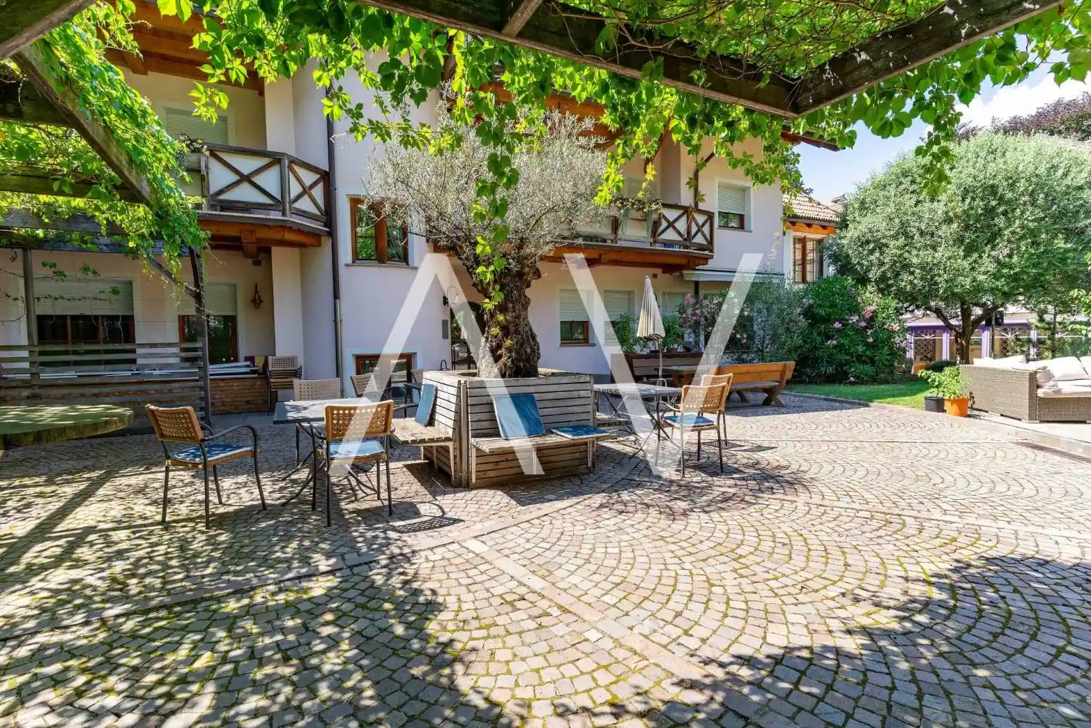 Palazzo - Edificio in vendita a Bolzano