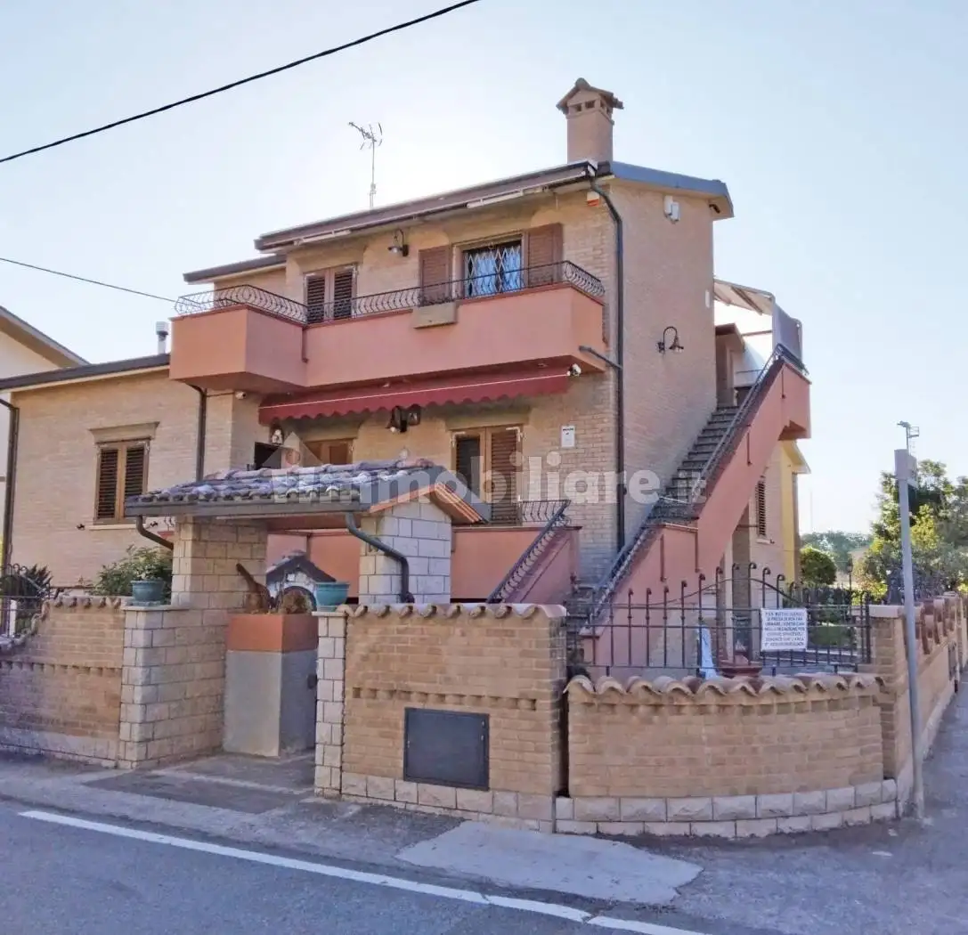 Villa in vendita a Fano