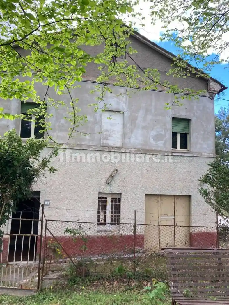 Casa indipendente in vendita a Tolentino
