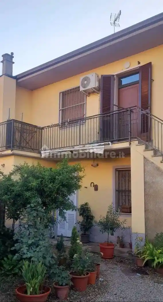 Palazzo - Edificio in vendita a Pieve del Cairo