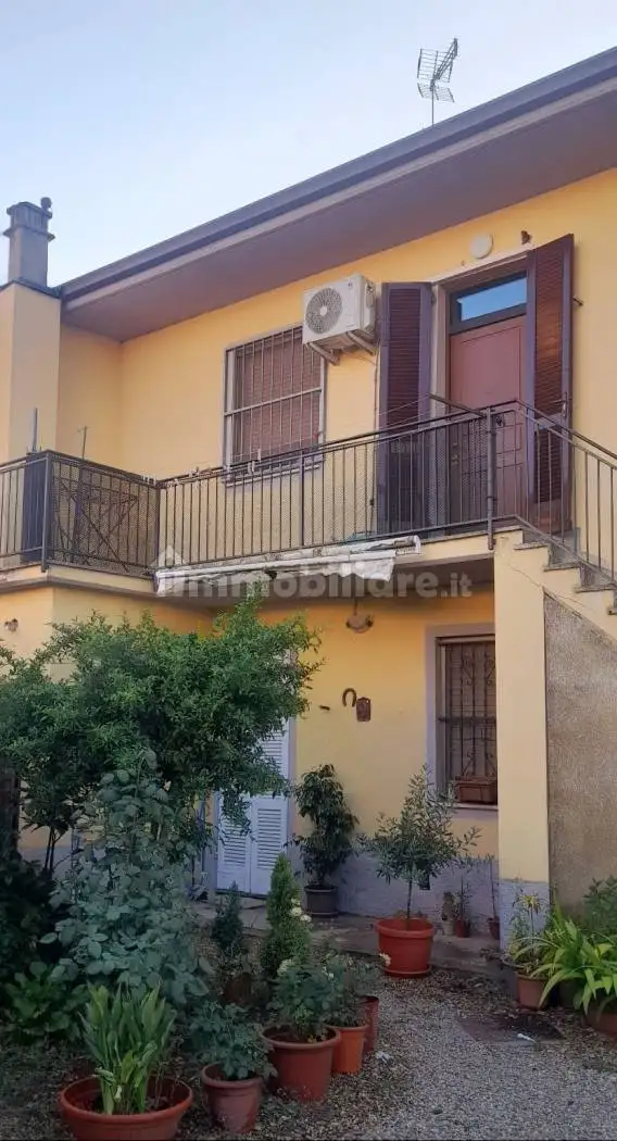 Palazzo - Edificio in vendita a Pieve del Cairo