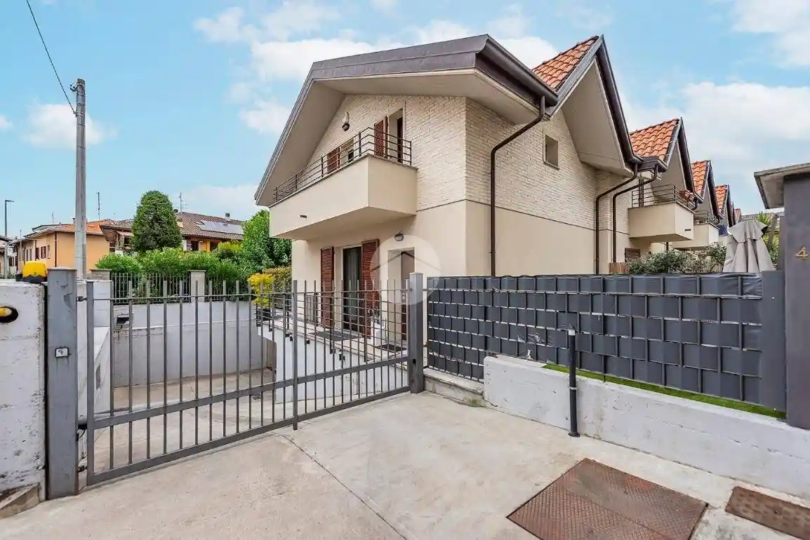 Villetta a schiera in vendita a Origgio