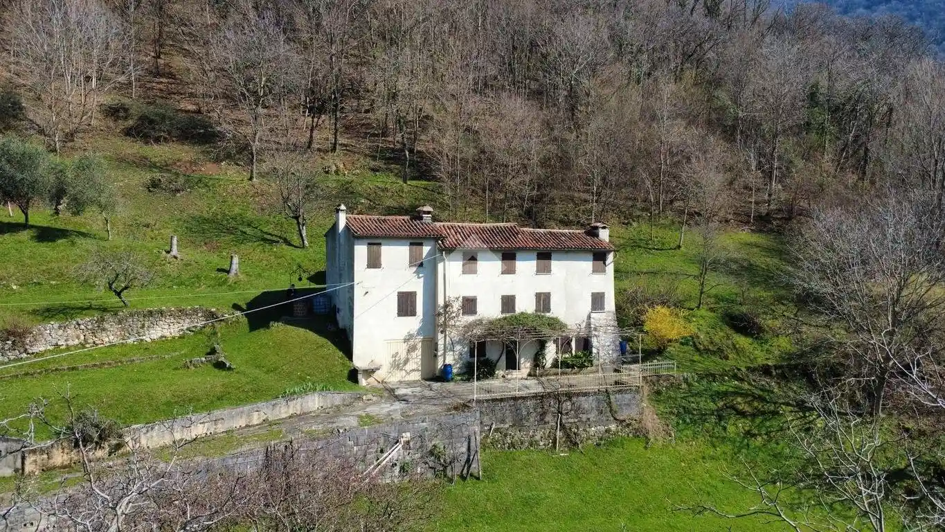 Rustico - Casale in vendita a Bassano del Grappa
