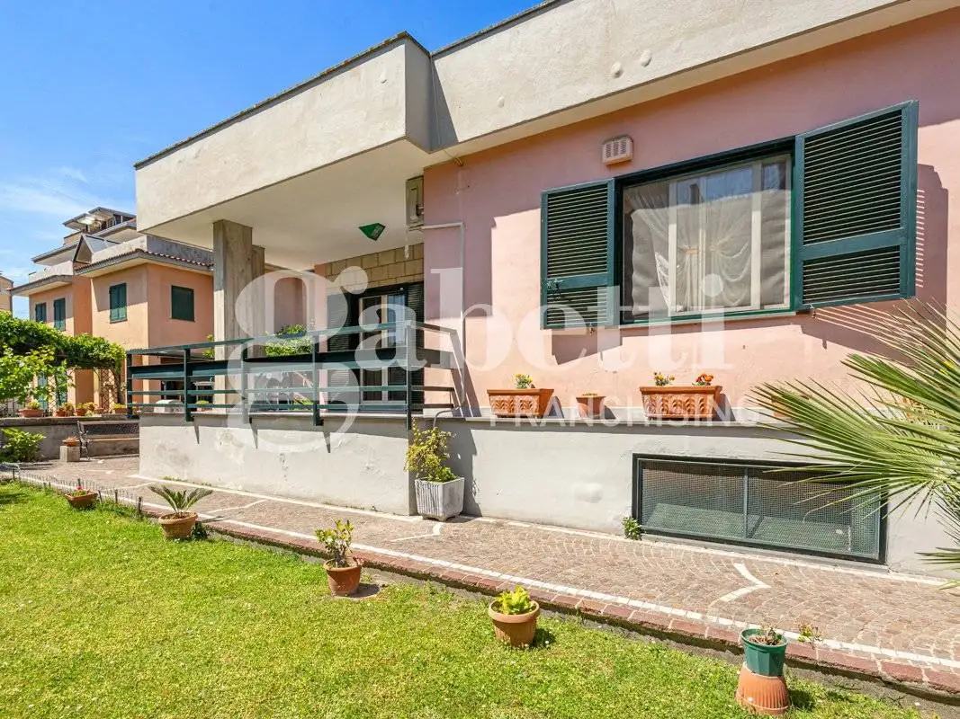 Villa in vendita a Mugnano di Napoli