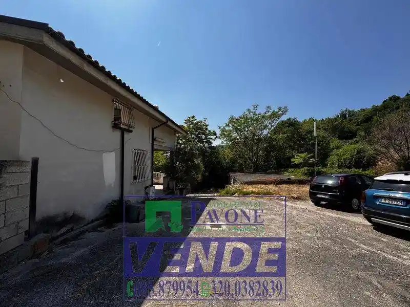 Terratetto plurifamiliare 668 m², da ristrutturare, Atri - foto 2