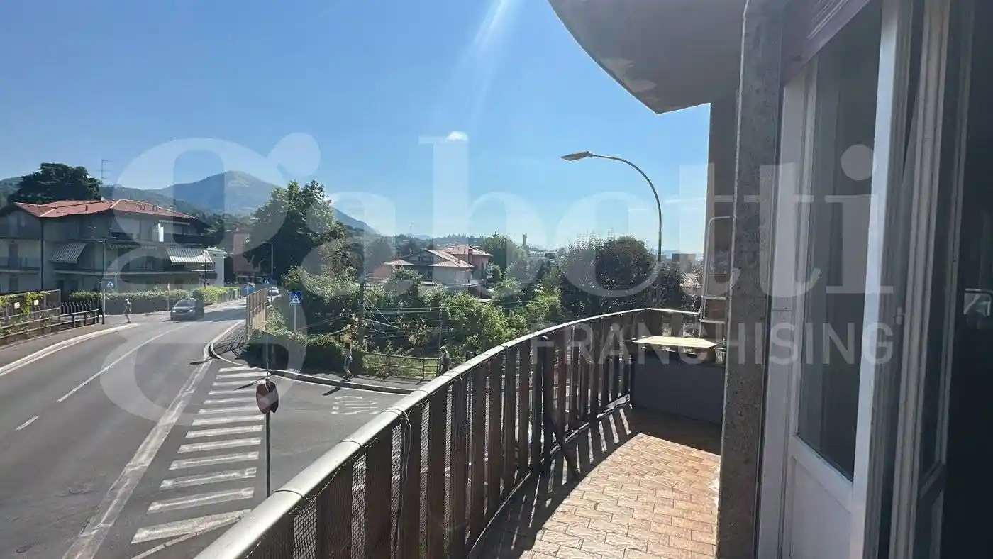 Appartamento in vendita a Erba