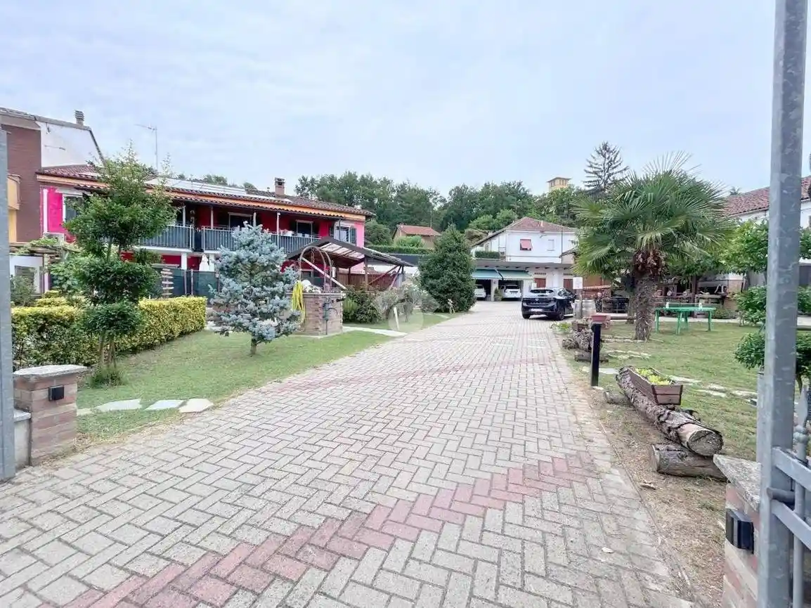 Terratetto plurifamiliare via Roma 6, Centro, Castello di Annone - foto 3