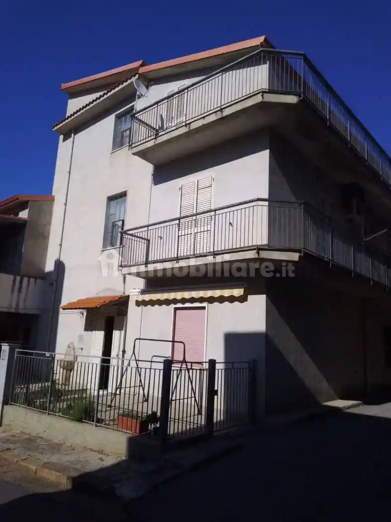 Palazzo - Edificio in vendita a Acquedolci
