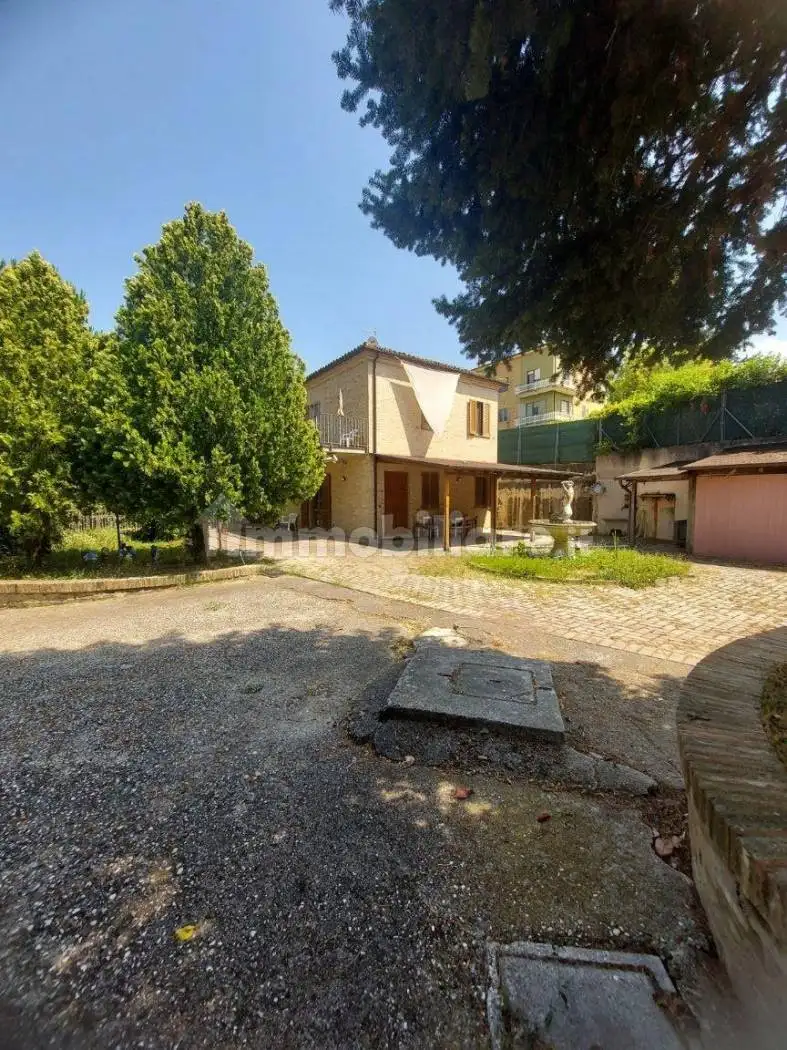 Rustico - Casale in vendita a Mogliano