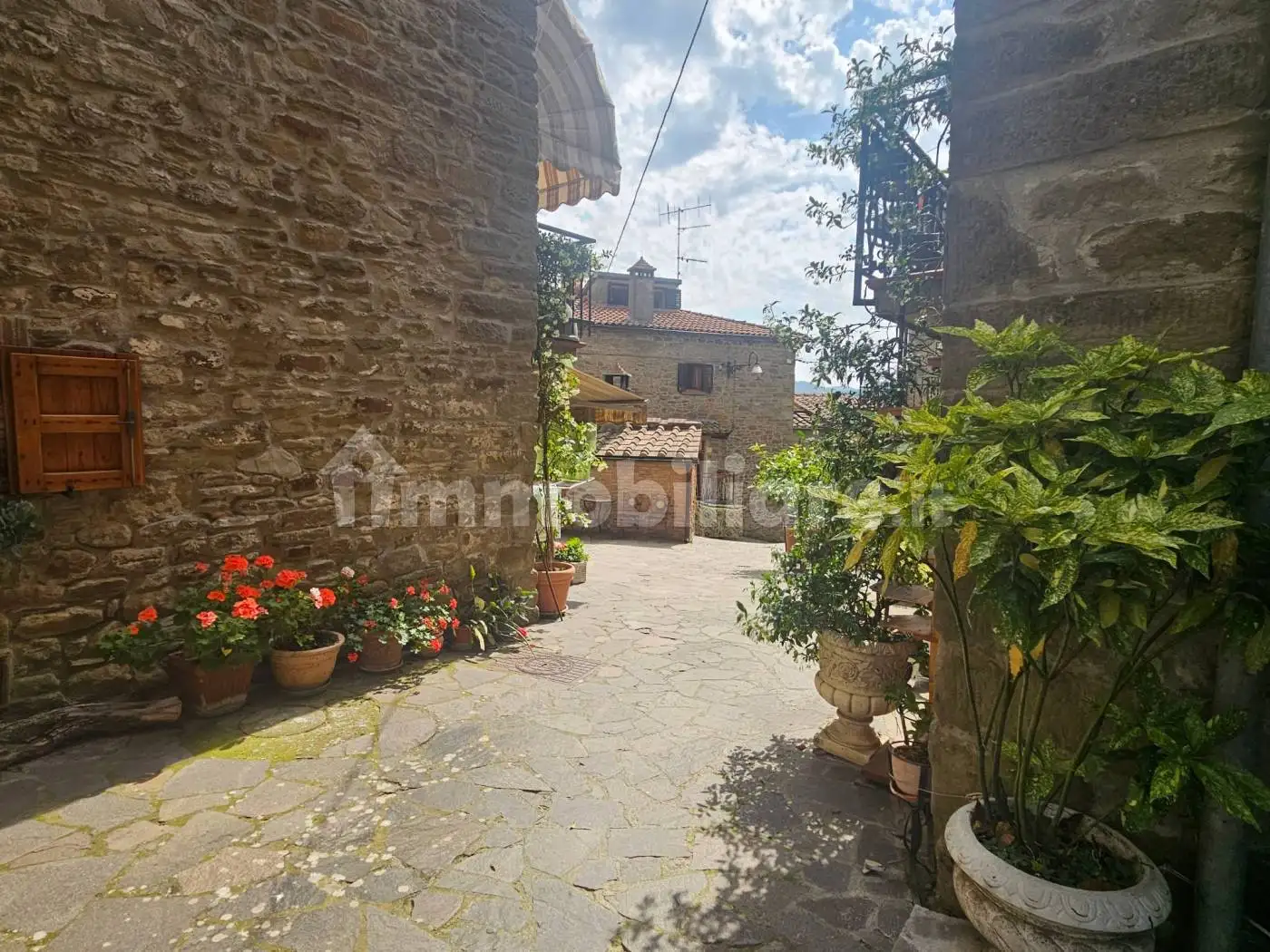 Casa indipendente in vendita a Arezzo