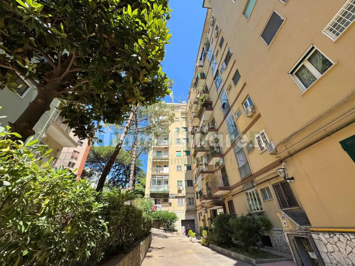 Appartamento in vendita a Napoli