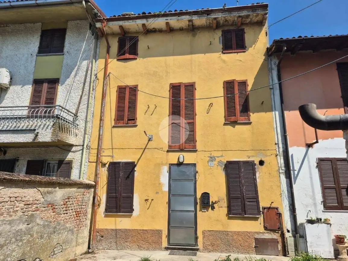 Casa indipendente in vendita a Monticelli Pavese