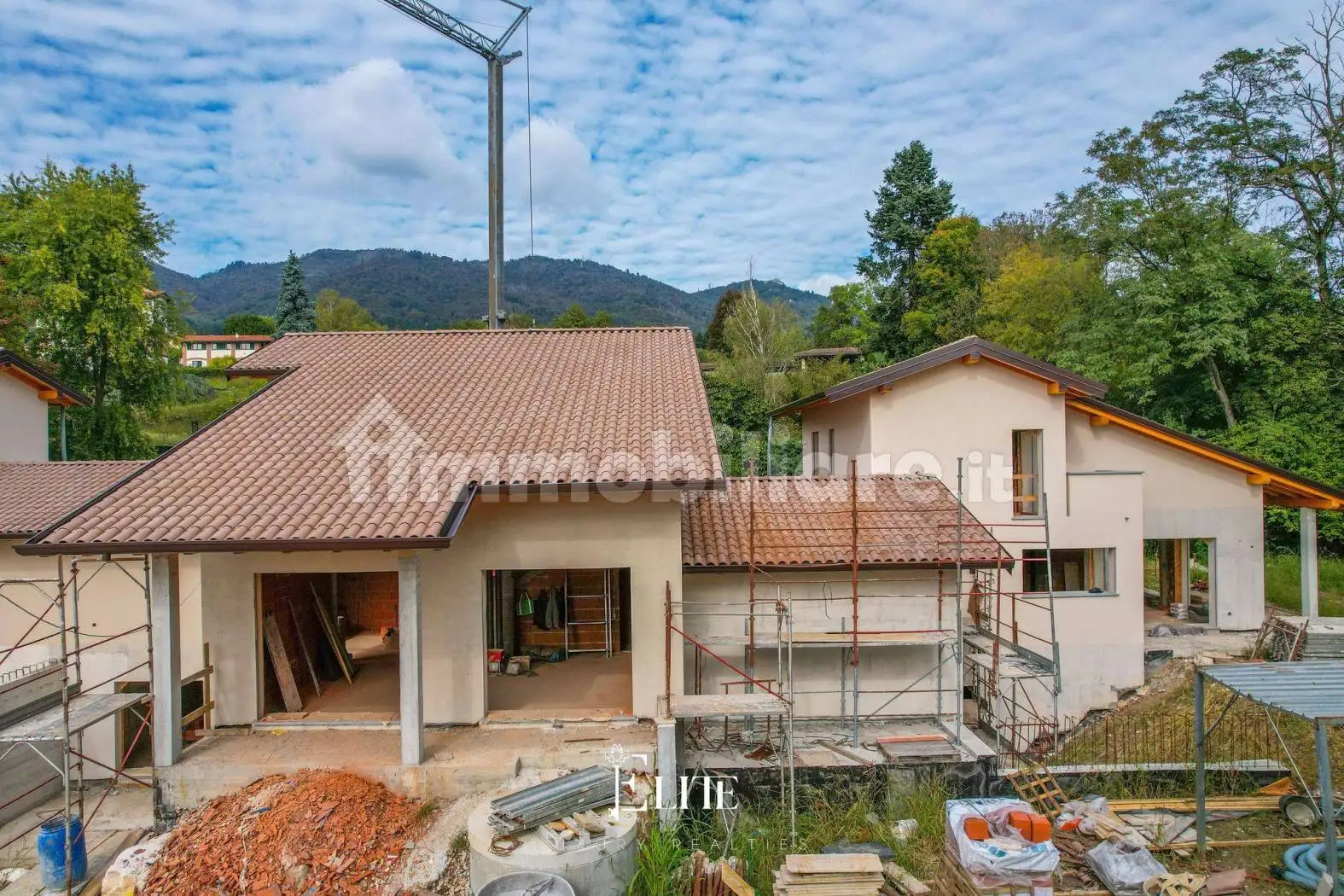 Villa in vendita a Barasso