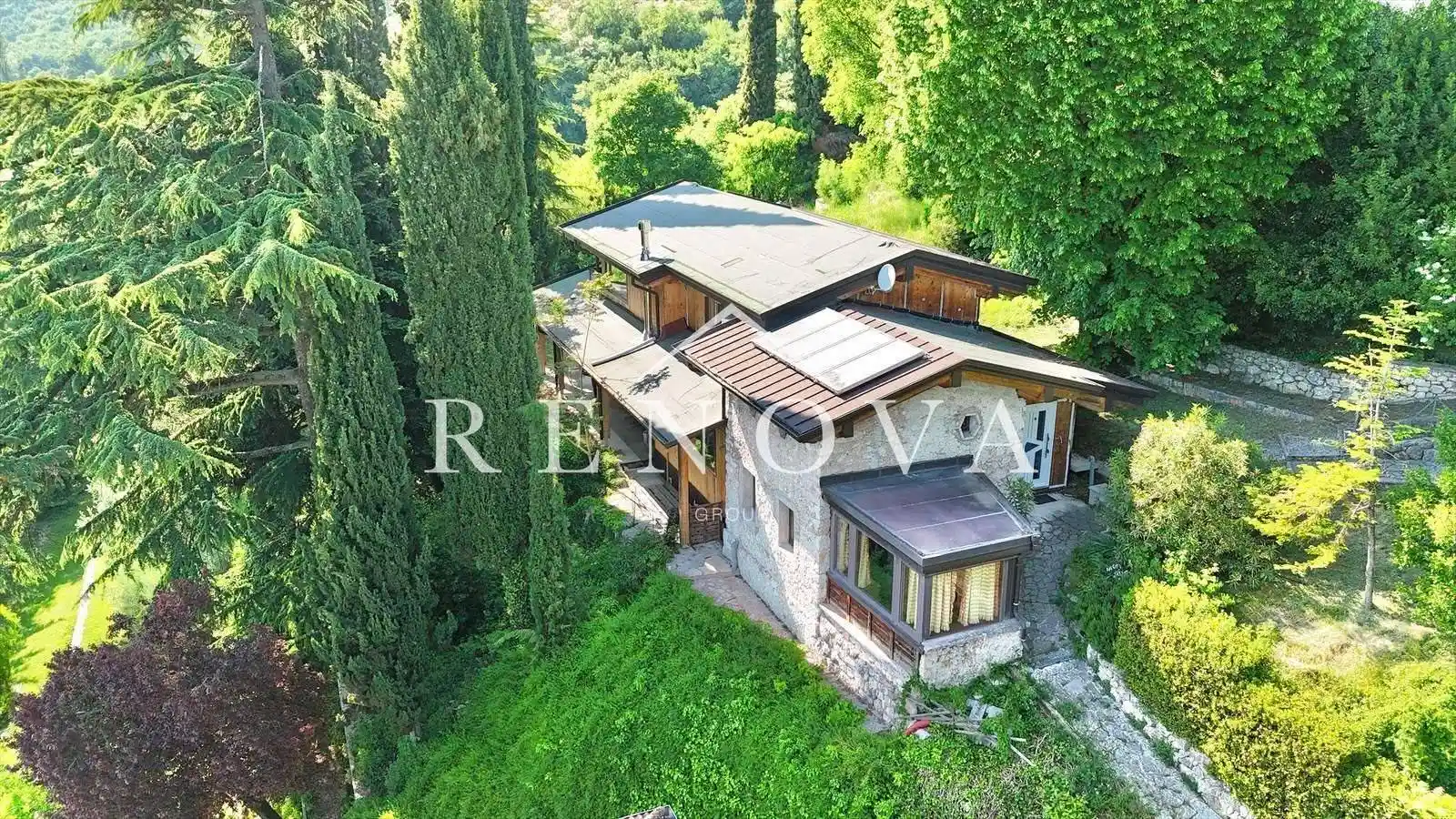 Villa in vendita a Caprino Veronese