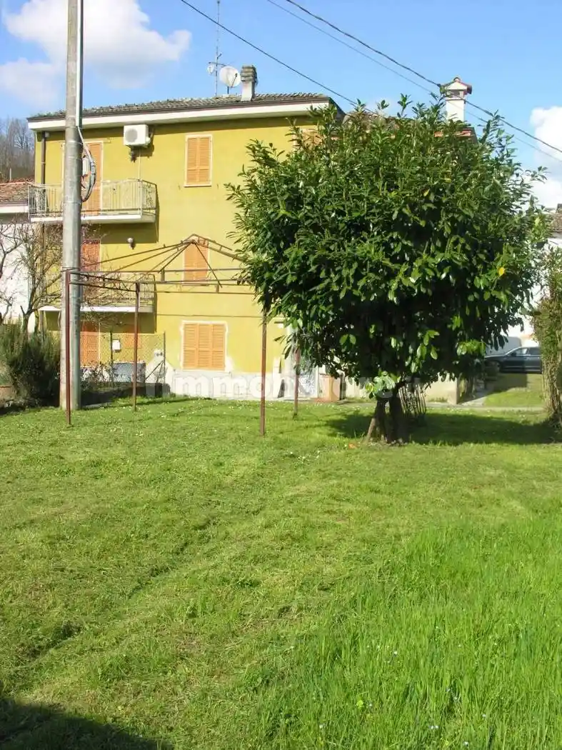 Rustico - Casale in vendita a Gropparello
