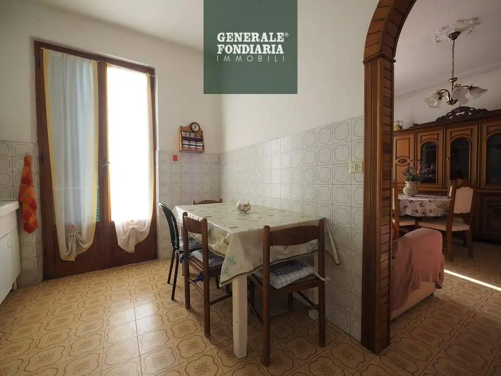 Trilocale via Alessandro Manzoni 7, Ceparana Carpena, Bolano - foto 4