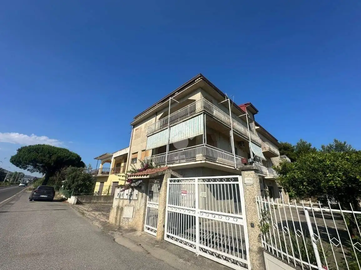 Palazzo - Edificio in vendita a Villapiana