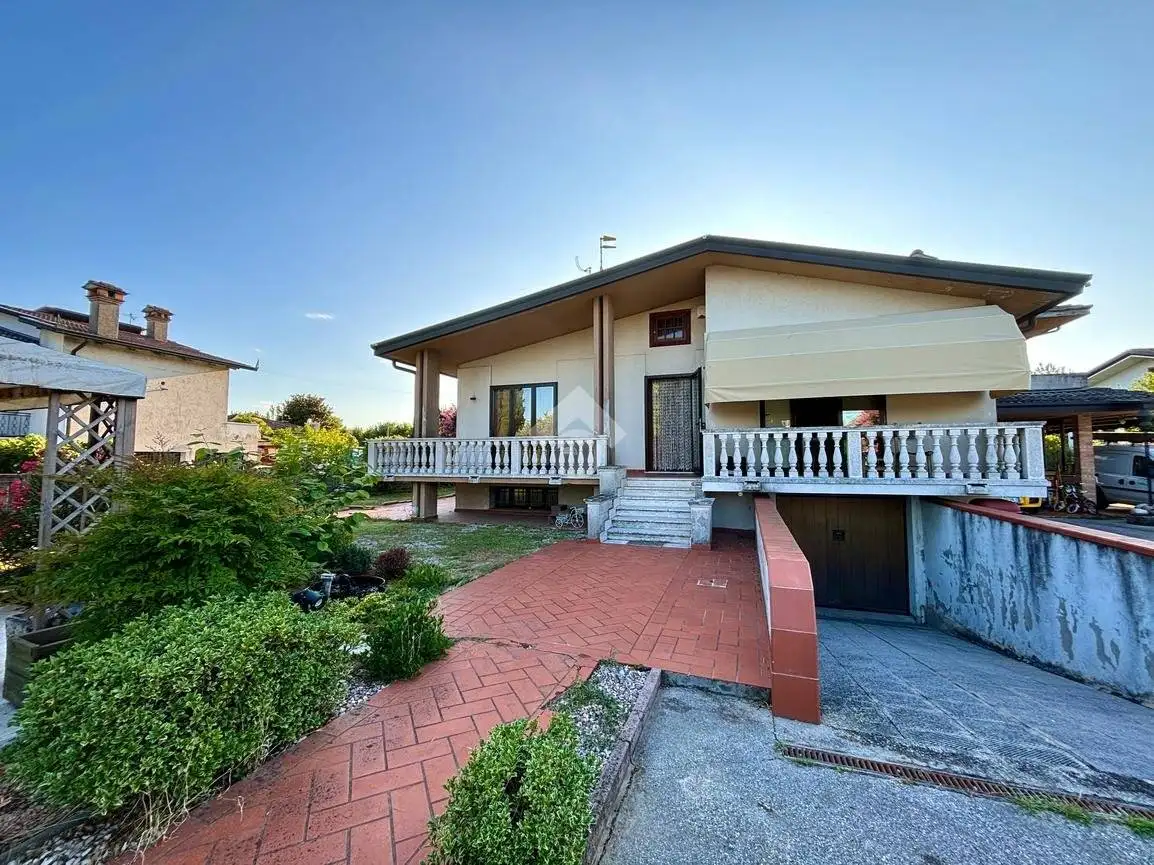 Villa in vendita a Santa Giustina in Colle