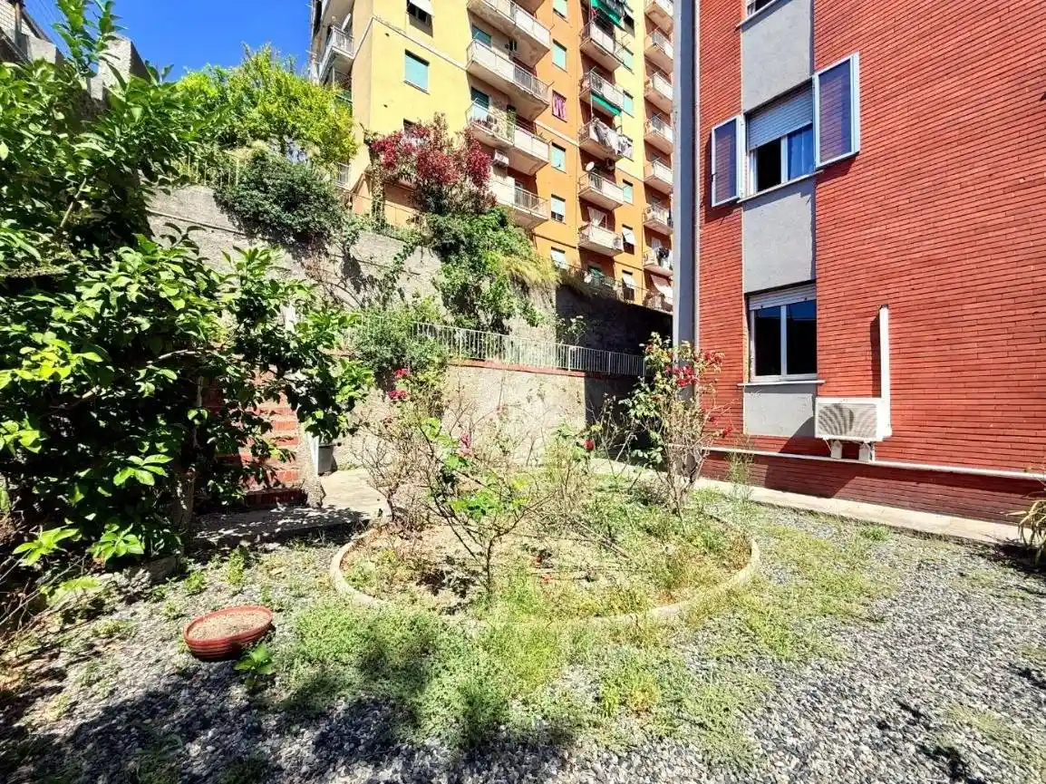 Appartamento in vendita a Genova