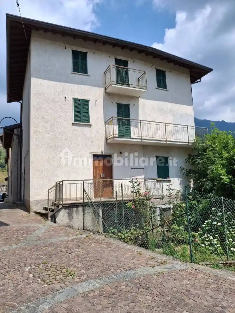 Casa indipendente in vendita a Costa Serina