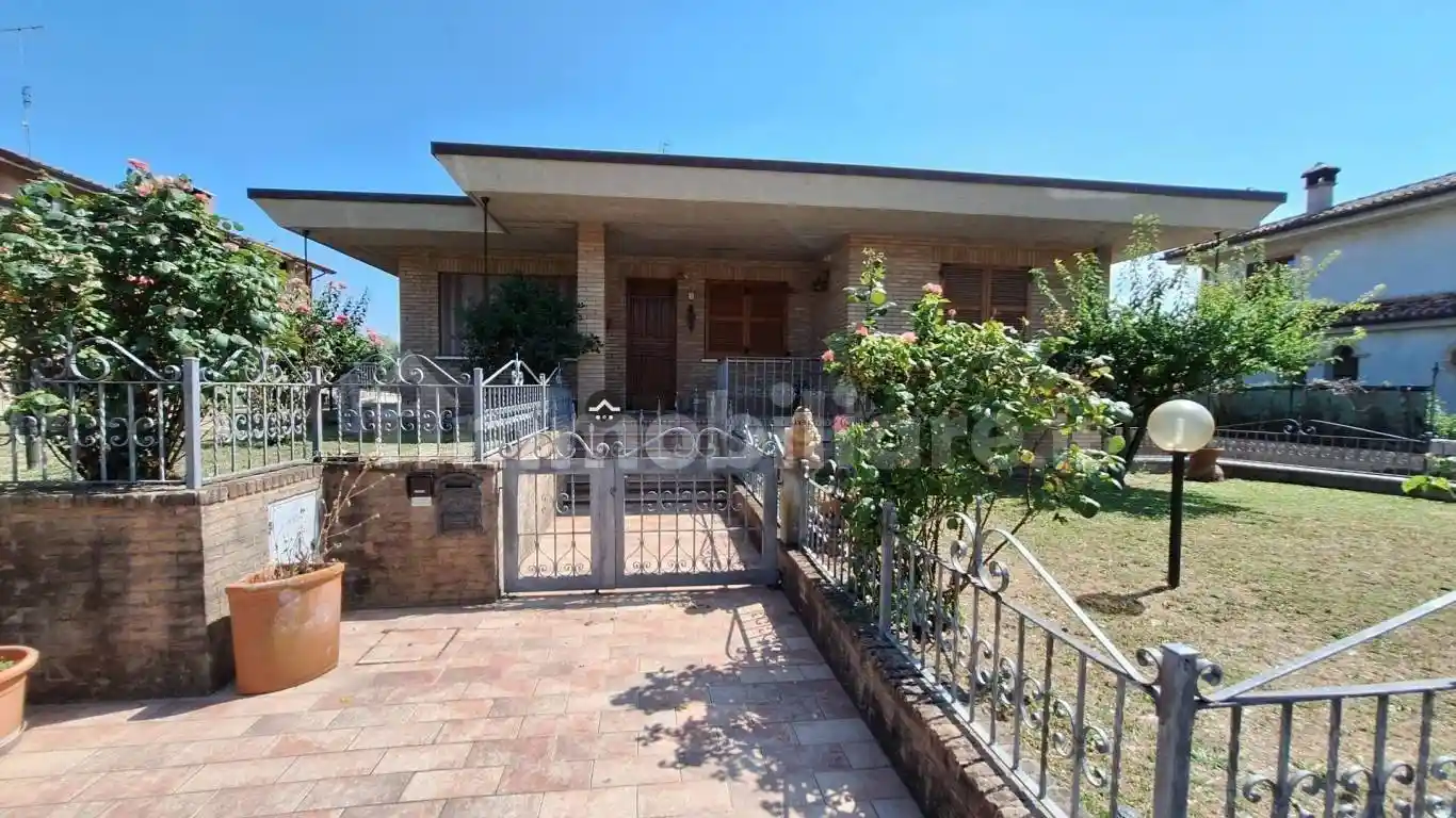 Villa in vendita a Fossombrone