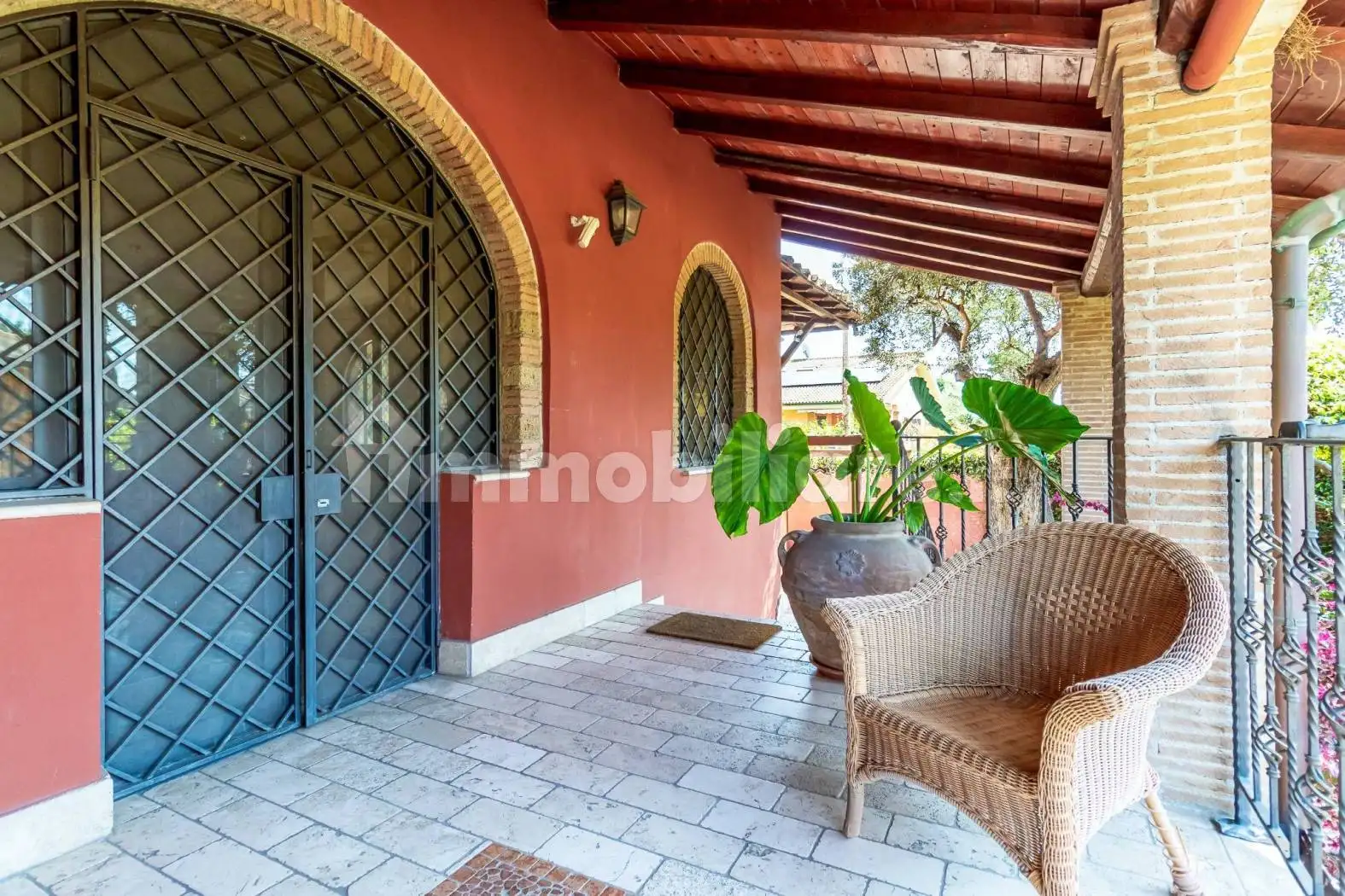 Villa plurifamiliare in vendita a Roma