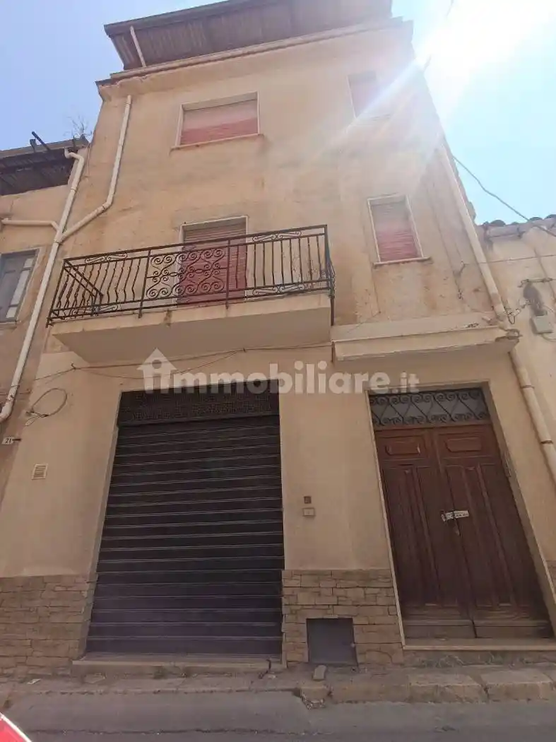 Palazzo - Edificio in vendita a Partinico