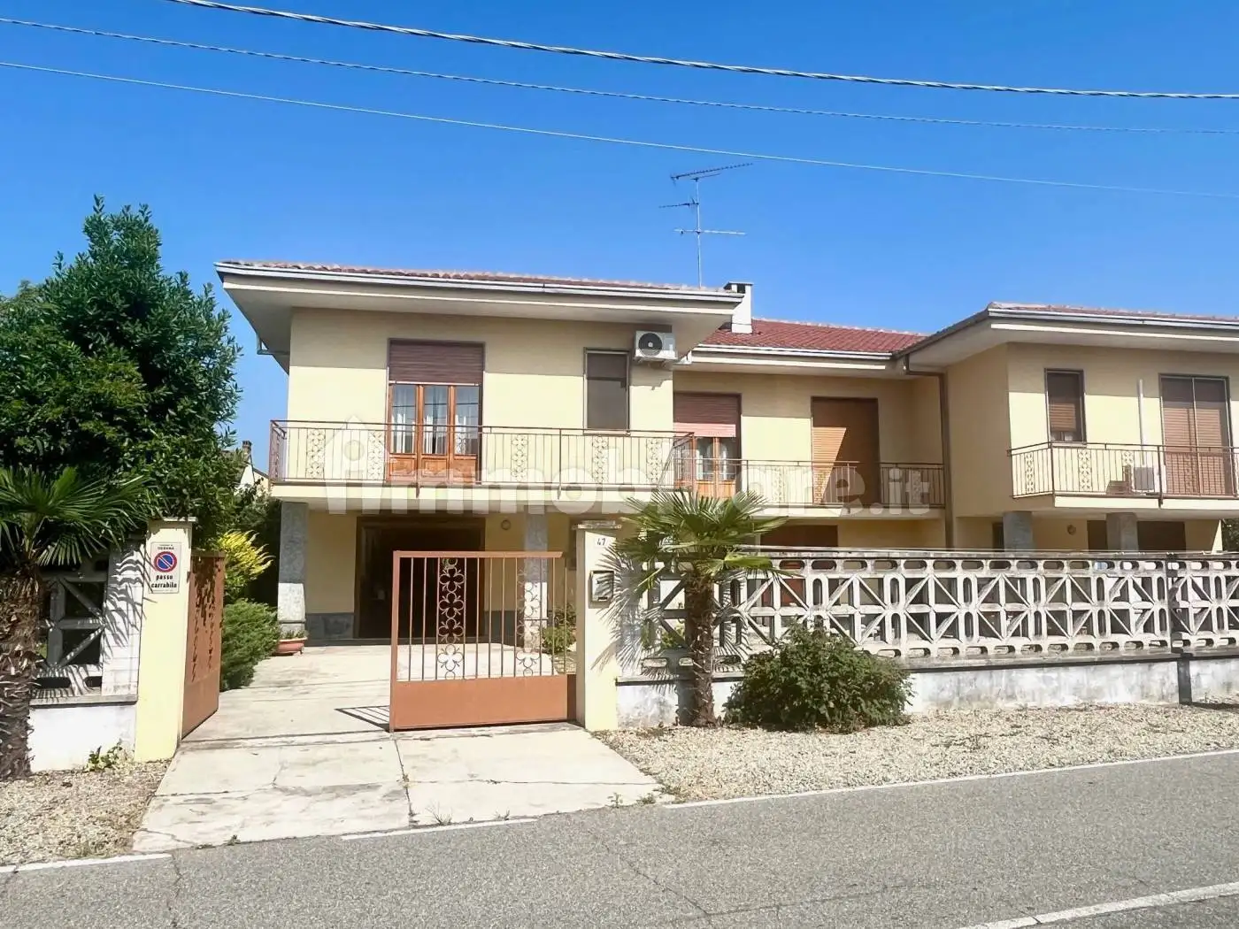 Villa in vendita a Desana