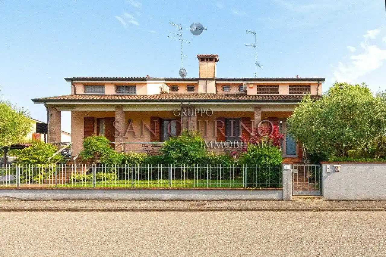 Villa in vendita a Luzzara