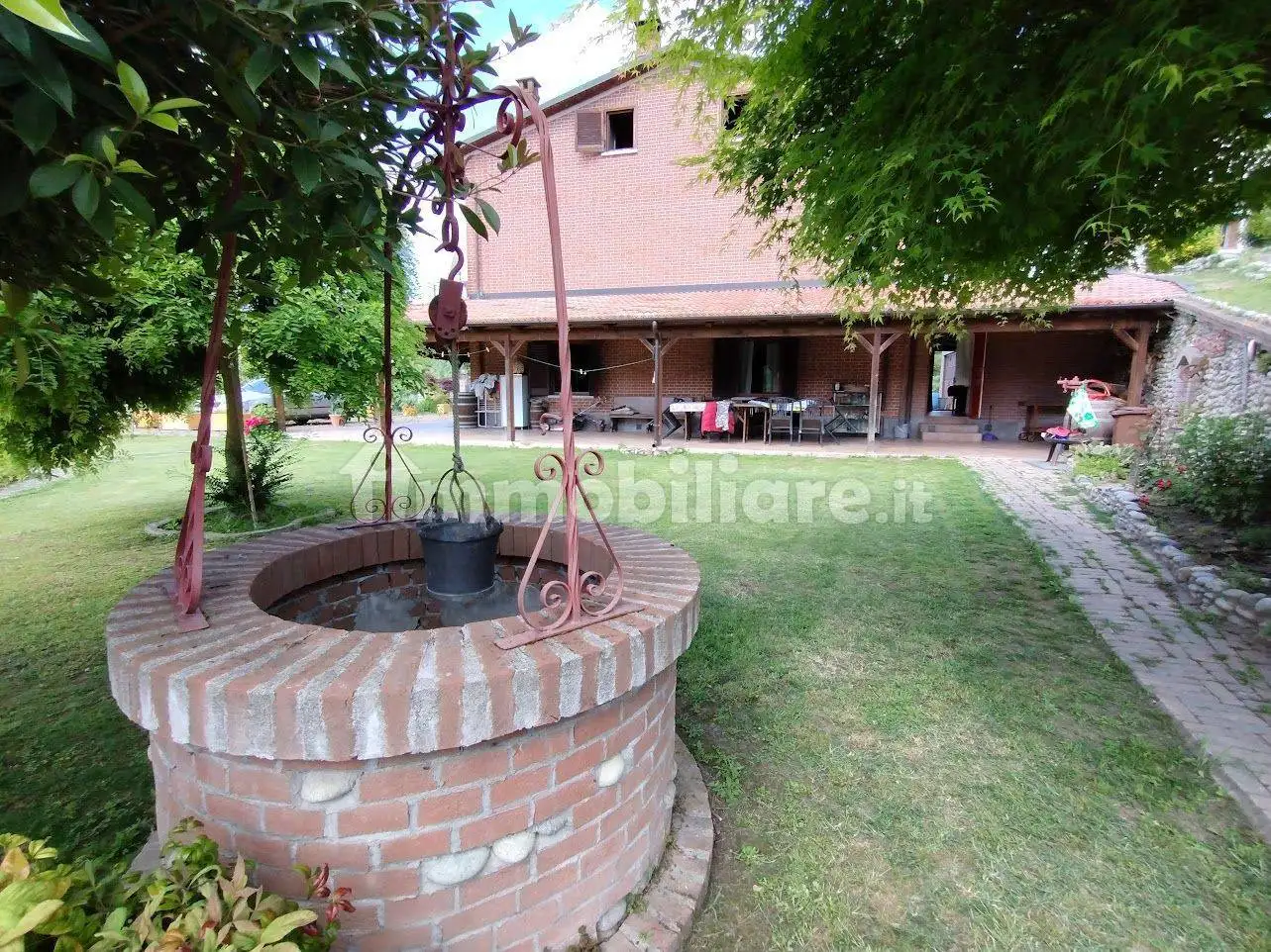 Villa in vendita a Vezza d'Alba