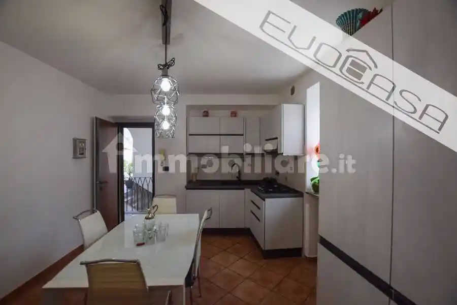 Trilocale via Vittorio Emanuele II 66, Centro, Bricherasio - foto 5